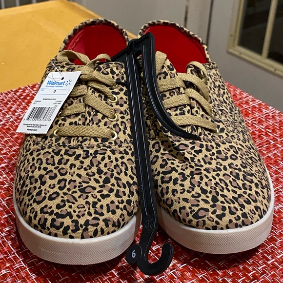 Leopard 🐾 Canvas Lace Up Shoe Ladies Size 9 - Picture 3 of 7